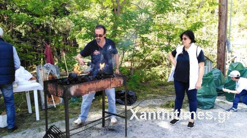 Προετοιμασία για την αμοιβή όλων των εθελοντών που βρισκόταν διασκορπισμένοι στις ρεματιές για να καθαρίσουν το περιαστικό δάσος της Ξάνθης 