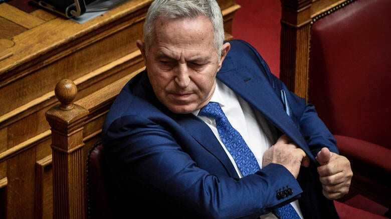 Αποστολάκης-Έγινε υπουργός και έφερε “φουρτούνα” στις κρίσεις των Αξιωματικών