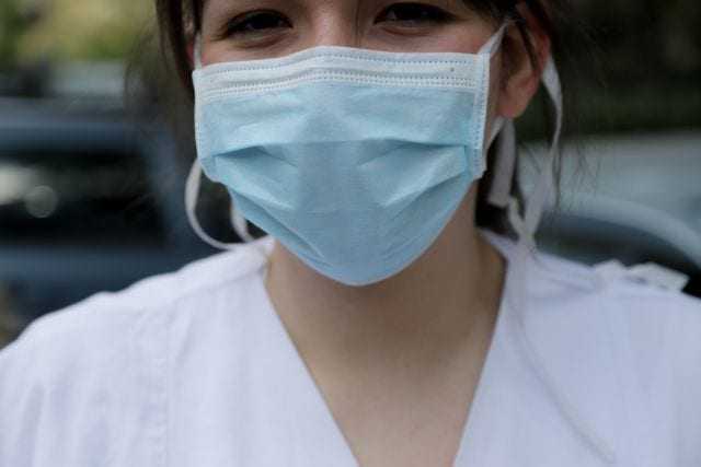 Κορωνοϊός: Είναι επικίνδυνη η μάσκα;