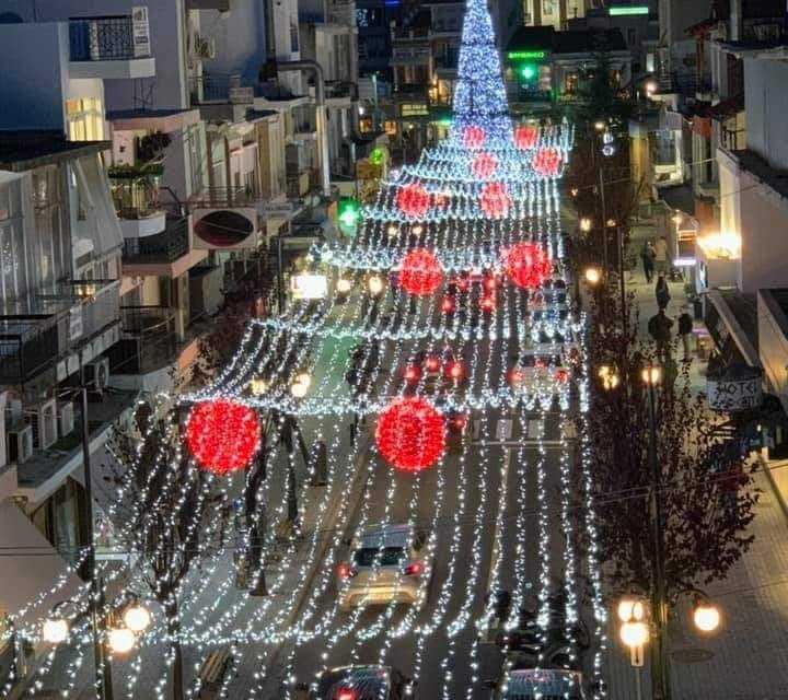 Τέλος ο αποκριάτικος διάκοσμος