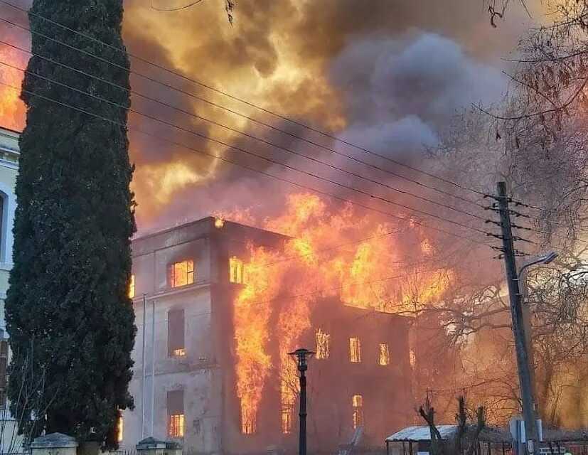 ΚΚΕ ΞΑΝΘΗΣ: Για την μεγάλη πυρκαγιά στις καπναποθήκες στο κέντρο της Ξάνθης