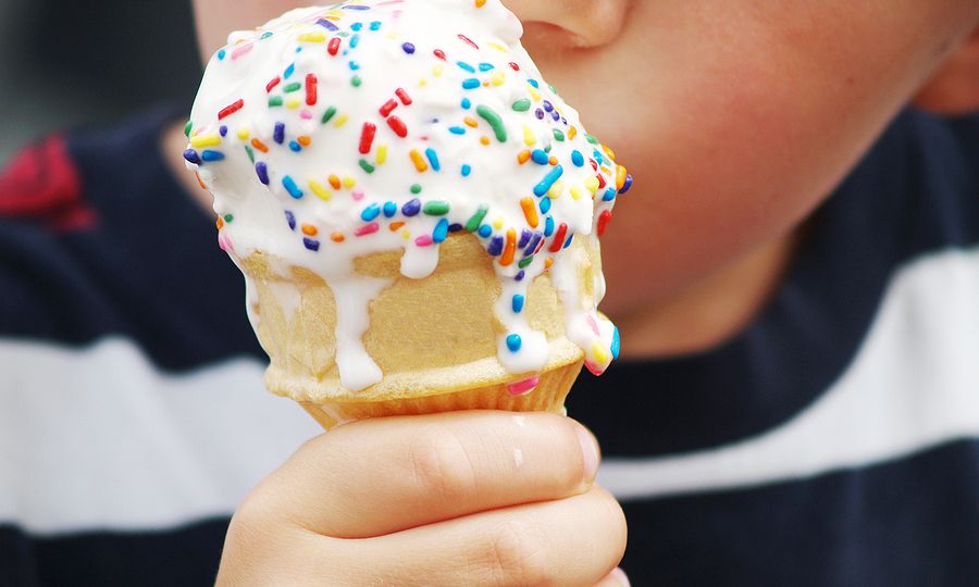 Πόσο παγωτό κάνει να τρώει ένα παιδί το καλοκαίρι; Όλα με μέτρο, ειδικά τα λαχταριστά παγωτά!