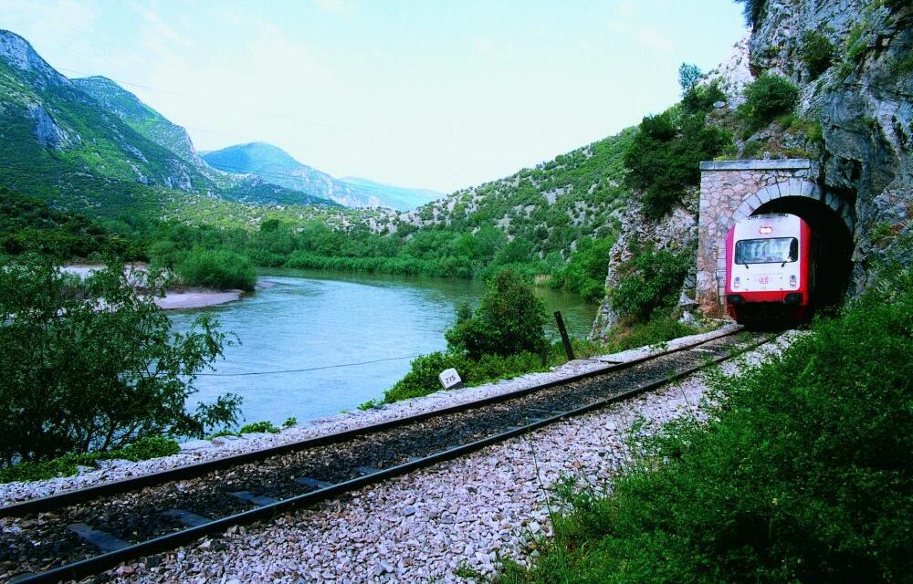 ΔΙΕΓΡΑΨΕ ΣΙΔΗΡΟΔΡΟΜΙΚΑ ΤΗΝ ΘΡΑΚΗ Η ΚΥΒΕΡΝΗΣΗ