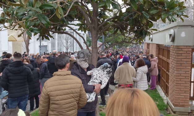 Θλίψη, αγανάκτηση και συγκρατημένη οργή από τους Ξανθιώτες – Πολύ μεγάλη συγκέντρωση για το δυστύχημα στα Τέμπη  ΠΡΩΤΗ ΦΟΡΑ ΟΙ ΕΠΙΧΕΙΡΗΣΕΙΣ ΤΗΣ ΞΑΝΘΗΣ ΗΤΑΝ ΚΛΕΙΣΤΕΣ