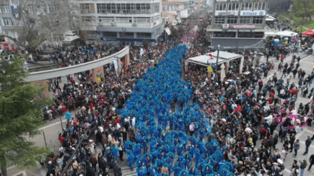 ΜΗΠΩΣ ΠΡΈΠΕΙ ΟΙ ΕΘΕΛΟΝΤΈΣ ΤΗΣ ΞΑΝΘΗΣ,  ΝΑ ΠΑΨΟΥΝ ΝΑ ΕΊΝΑΙ ΔΕΔΟΜΈΝΟΙ;